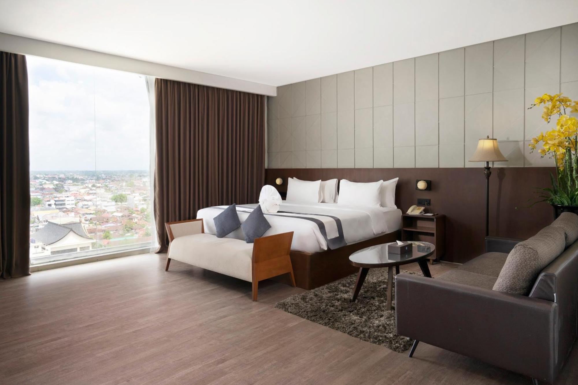 โกลเด้น ทิวลิป ปงเตียนาค Hotel ปอนเตียนัค ภายนอก รูปภาพ